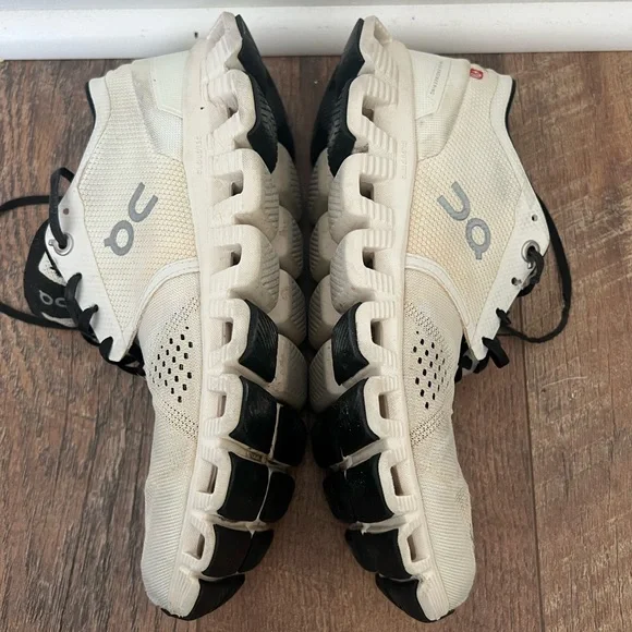 On Running On Cloud White & Black Athletic Shoes Women’s Sz 7 - Picture 10 of 15
